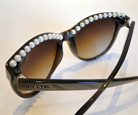 Chanel Pearl Glasses 